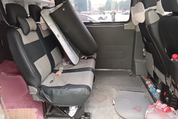 Used SAIC MAXUS Xintu V80 2014 2.5T Aoyuntong Short Wheelbase Low Roof Left Rear Seat