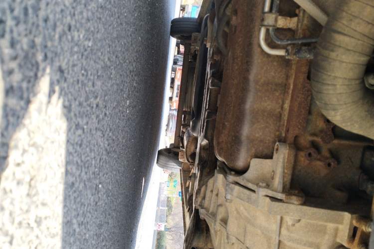 Used SAIC MAXUS Xintu V80 2014 2.5T Aoyuntong Short Wheelbase Low Roof Chassis Front