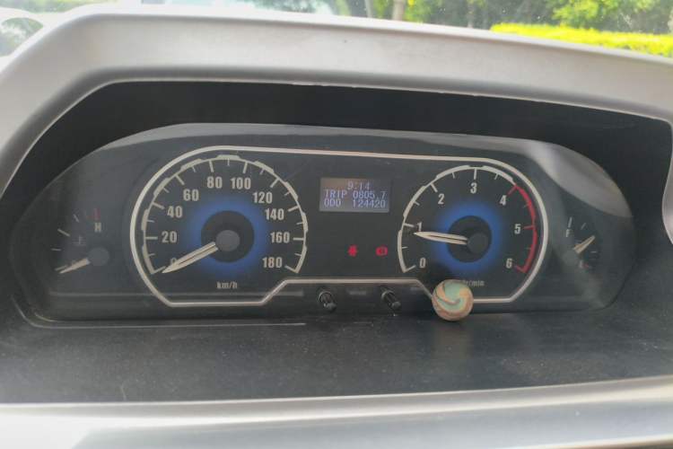 Used SAIC MAXUS Xintu V80 2014 2.5T Aoyuntong Short Wheelbase Low Roof Instrument Cluster