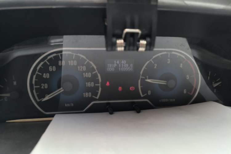 Used SAIC MAXUS Xintu V80 2014 2.5T Aotuntong Long Wheelbase Mid-Roof Model Instrument Cluster
