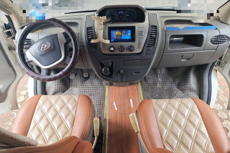 Used SAIC MAXUS Xintu V80  Center Console