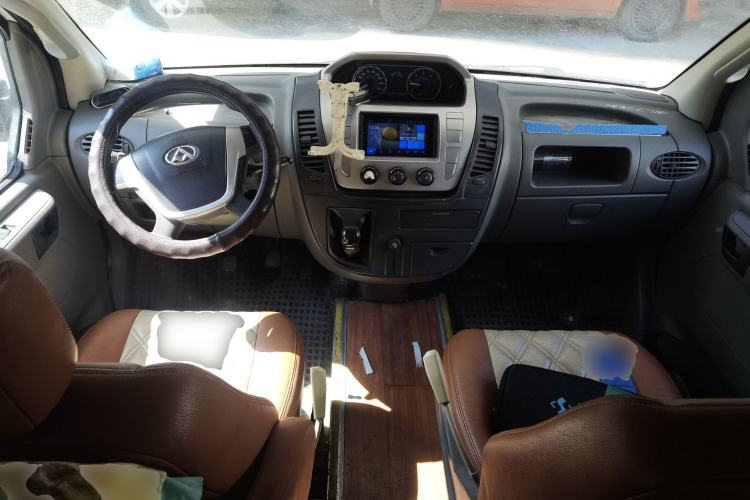 Used SAIC MAXUS Xintu V80  Center Console