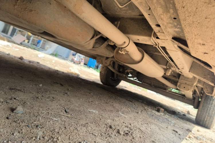 Used SAIC MAXUS Xintu V80 2014 2.5T Aotuntong Short Wheelbase Mid-Roof Model Chassis Front Left