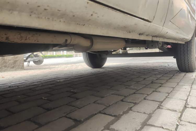 Used SAIC MAXUS Xintu V80 2014 2.5T Aotuntong Short Wheelbase Mid-Roof Model Chassis Front Left