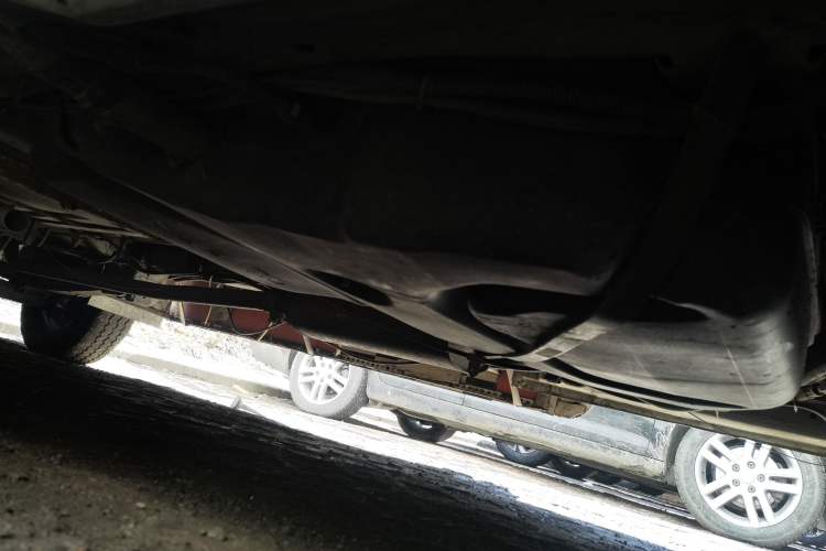 Used SAIC MAXUS Xintu V80  Chassis Front Right