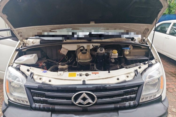 Used SAIC MAXUS Xintu V80  Engine Bay