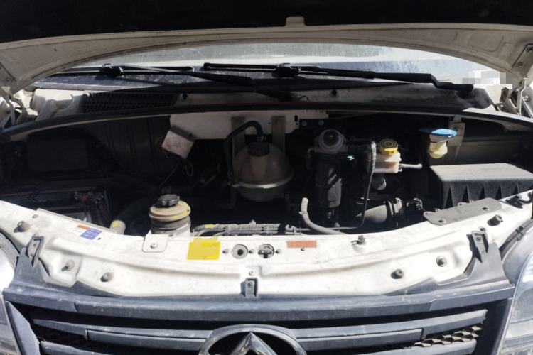 Used SAIC MAXUS Xintu V80  Engine Bay