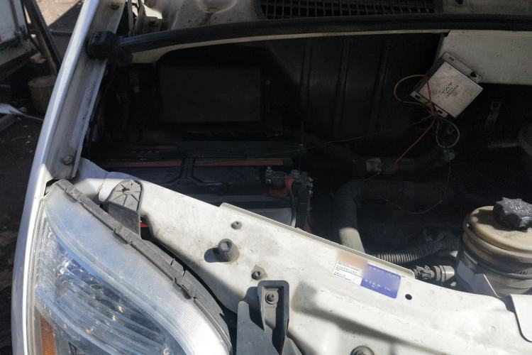 Used SAIC MAXUS Xintu V80  Engine Bay Right
