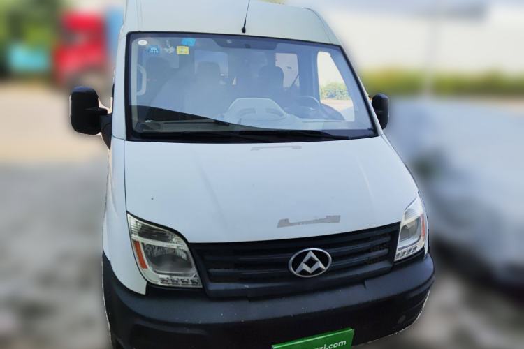 Used SAIC MAXUS Xintu V80 2014 2.5T Aotuntong Short Wheelbase Mid-Roof Model Front