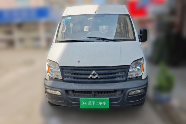 Used SAIC MAXUS Xintu V80 2014 2.5T Aotuntong Short Wheelbase Mid-Roof Model Front
