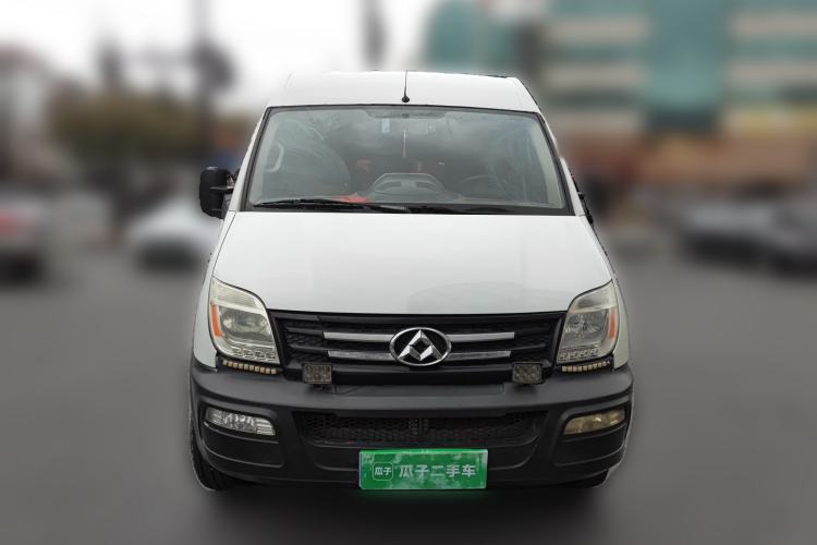 Used SAIC MAXUS Xintu V80 2014 2.5T Aotuntong Short Wheelbase Mid-Roof Model Front