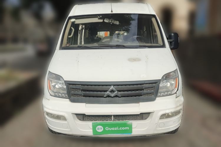 Used SAIC MAXUS Xintu V80 2014 2.5T Aotuntong Short Wheelbase Mid-Roof Model Front