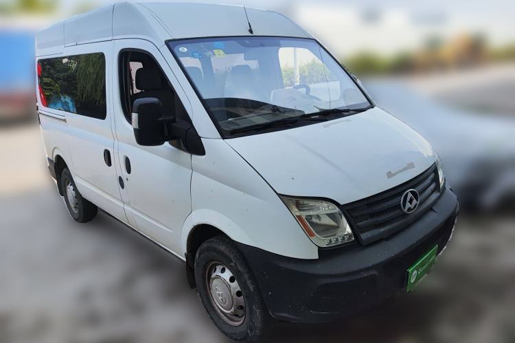 Used SAIC MAXUS Xintu V80 2014 2.5T Aotuntong Short Wheelbase Mid-Roof Model Front Right 45 Deg