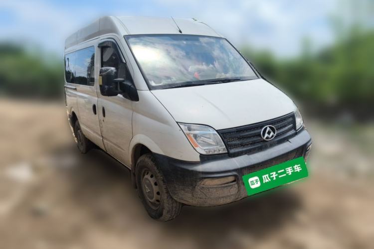 Used SAIC MAXUS Xintu V80 2014 2.5T Aotuntong Short Wheelbase Mid-Roof Model Front Right 45 Deg