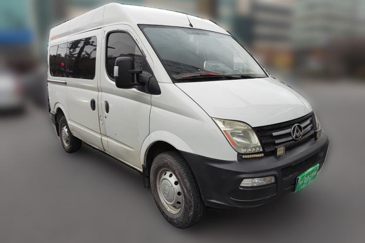 Used SAIC MAXUS Xintu V80 2014 2.5T Aotuntong Short Wheelbase Mid-Roof Model Front Right 45 Deg