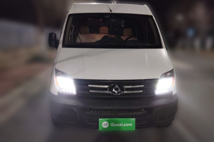 Used SAIC MAXUS Xintu V80 2014 2.5T Aotuntong Short Wheelbase Mid-Roof Model Front