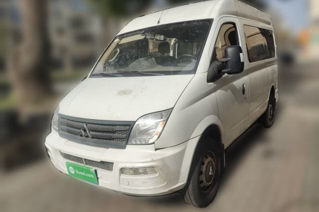 Used SAIC MAXUS Xintu V80 2014 2.5T Aotuntong Short Wheelbase Mid-Roof Model
