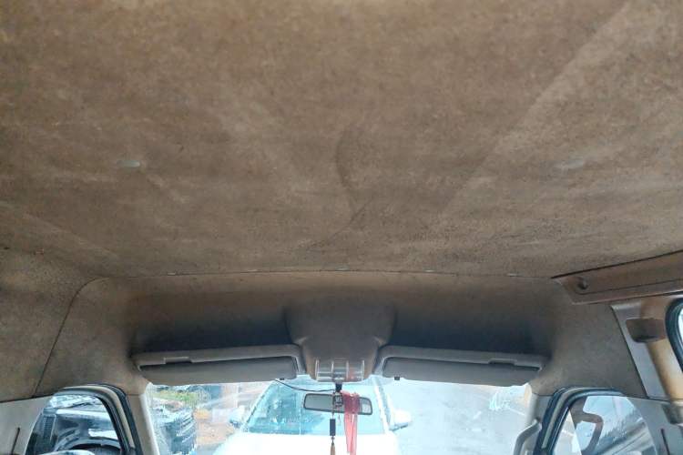 Used SAIC MAXUS Xintu V80 2014 2.5T Aotuntong Long Wheelbase Mid-Roof Model Headliner