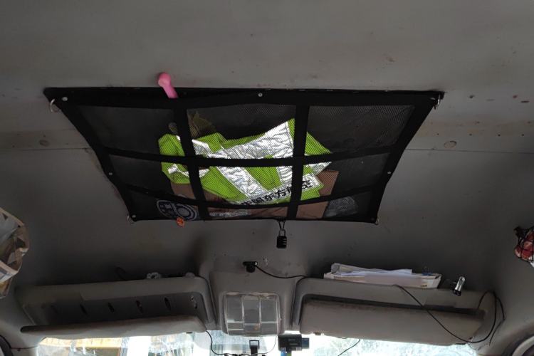 Used SAIC MAXUS Xintu V80 2014 2.5T Aotuntong Short Wheelbase Mid-Roof Model Headliner
