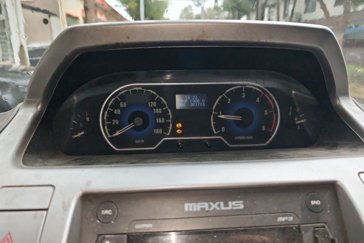 Used SAIC MAXUS Xintu V80 2014 2.5T Aotuntong Long Wheelbase Mid-Roof Model Instrument Cluster