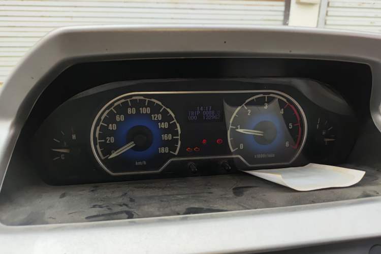 Used SAIC MAXUS Xintu V80 2014 2.5T Aotuntong Short Wheelbase Mid-Roof Model Instrument Cluster