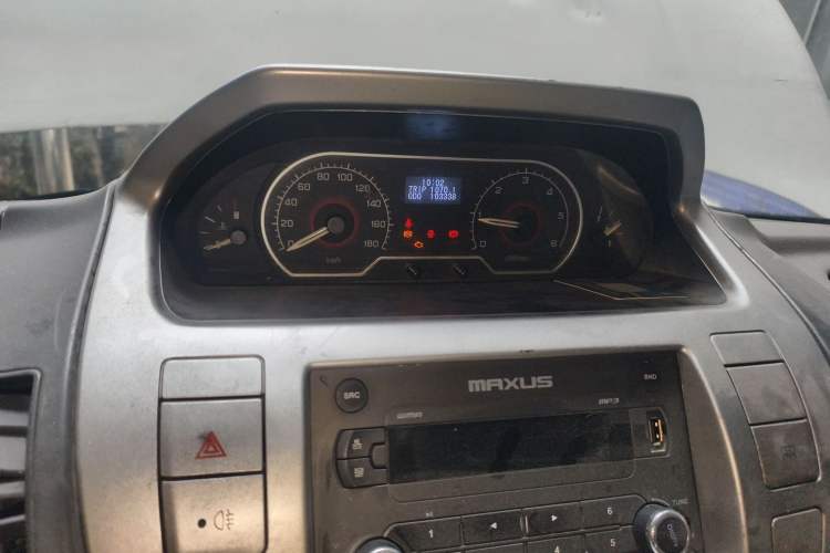 Used SAIC MAXUS Xintu V80 2014 2.5T Aotuntong Short Wheelbase Mid-Roof Model Instrument Cluster