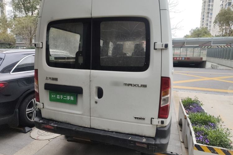 Used SAIC MAXUS Xintu V80 2014 2.5T Aotuntong Short Wheelbase Mid-Roof Model Rear