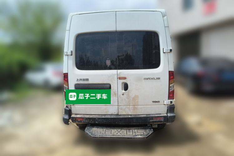 Used SAIC MAXUS Xintu V80 2014 2.5T Aotuntong Short Wheelbase Mid-Roof Model Rear