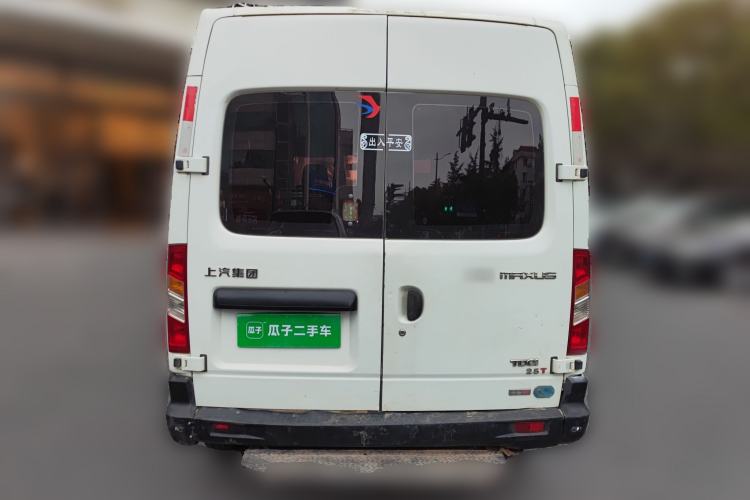 Used SAIC MAXUS Xintu V80 2014 2.5T Aotuntong Short Wheelbase Mid-Roof Model Rear