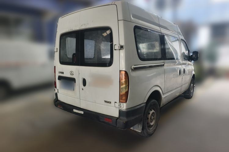 Used SAIC MAXUS Xintu V80 2014 2.5T Aotuntong Short Wheelbase Mid-Roof Model Rear Right 45 Deg