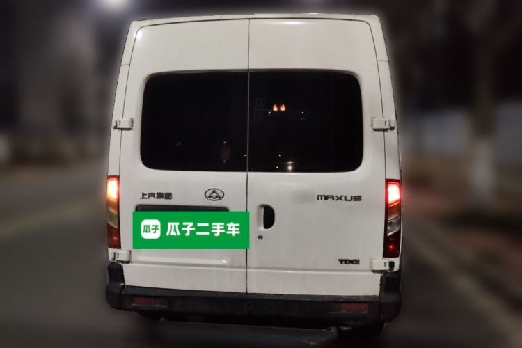 Used SAIC MAXUS Xintu V80 2014 2.5T Aotuntong Short Wheelbase Mid-Roof Model Rear