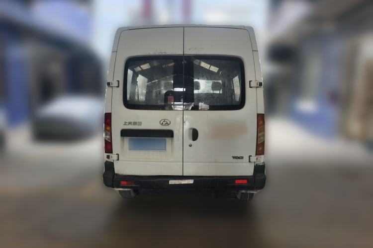 Used SAIC MAXUS Xintu V80 2014 2.5T Aotuntong Short Wheelbase Mid-Roof Model Rear