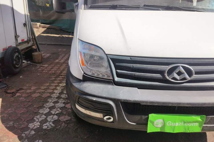 Used SAIC MAXUS Xintu V80  Right Front Headlight
