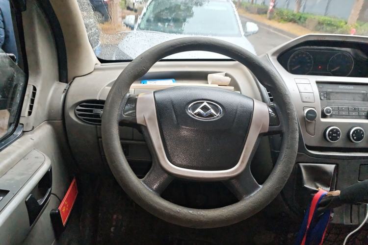 Used SAIC MAXUS Xintu V80 2014 2.5T Aotuntong Long Wheelbase Mid-Roof Model Steering Wheel