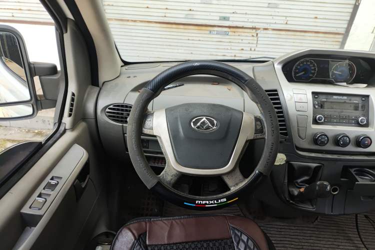 Used SAIC MAXUS Xintu V80 2014 2.5T Aotuntong Short Wheelbase Mid-Roof Model Steering Wheel