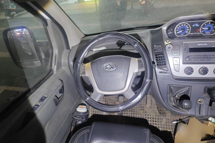Used SAIC MAXUS Xintu V80 2014 2.5T Aotuntong Long Wheelbase Mid-Roof Model Steering Wheel