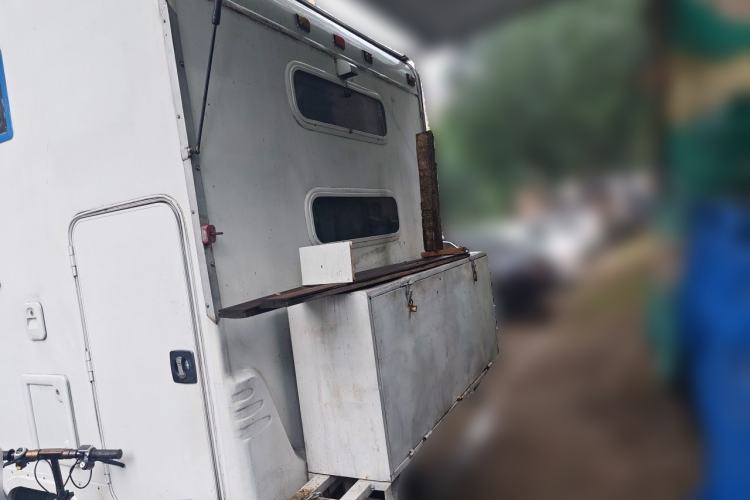 Used SAIC MAXUS Xintu V80  Trunk