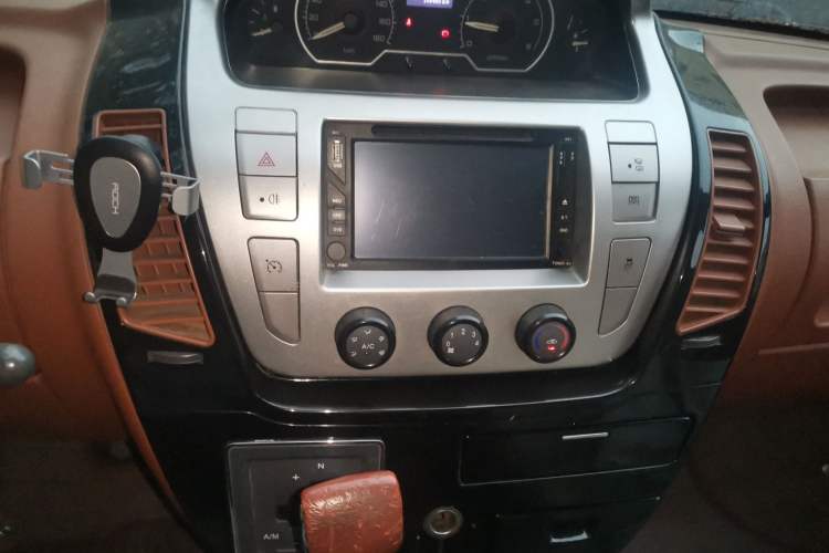 Used SAIC MAXUS Xintu V80  Audio And AC Panel