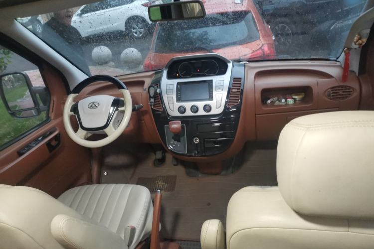 Used SAIC MAXUS Xintu V80  Center Console