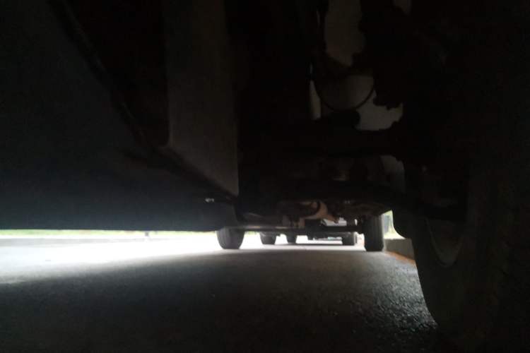 Used SAIC MAXUS Xintu V80  Chassis Front