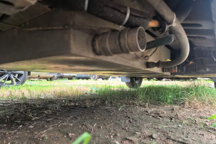 Used SAIC MAXUS Xintu V80  Chassis Rear Right