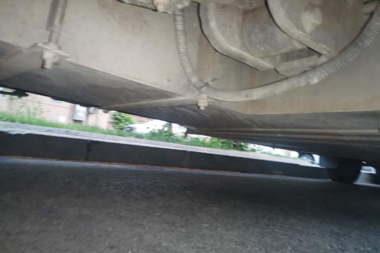 Used SAIC MAXUS Xintu V80  Chassis Rear Right
