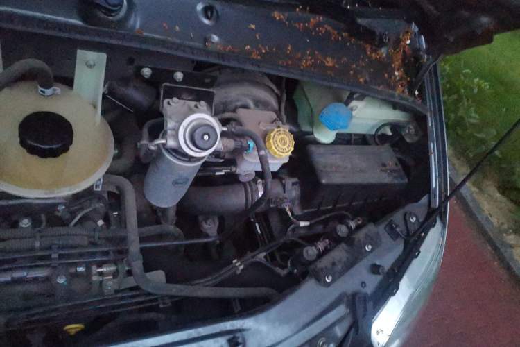 Used SAIC MAXUS Xintu V80  Engine Bay Left