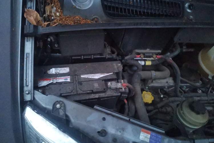 Used SAIC MAXUS Xintu V80  Engine Bay Right