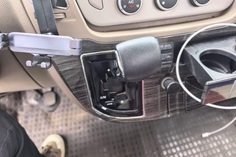 Used SAIC MAXUS Xintu V80  Gear Lever