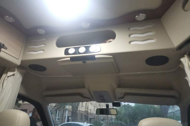 Used SAIC MAXUS Xintu V80  Headliner