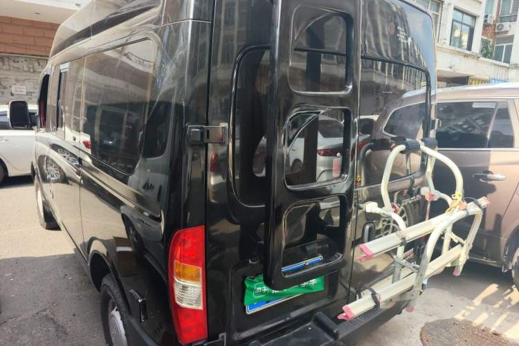 Used SAIC MAXUS Xintu V80 2015 2.5T Manual Aoyuntong Version Short Wheelbase Low Roof Rear Left 45 Deg