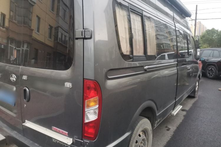 Used SAIC MAXUS Xintu V80  Rear Right 45 Deg