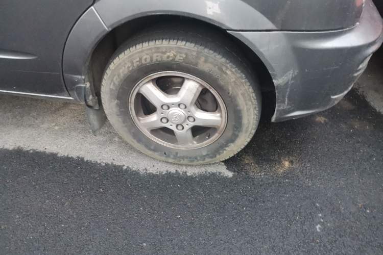 Used SAIC MAXUS Xintu V80  Right Front Wheel Hub