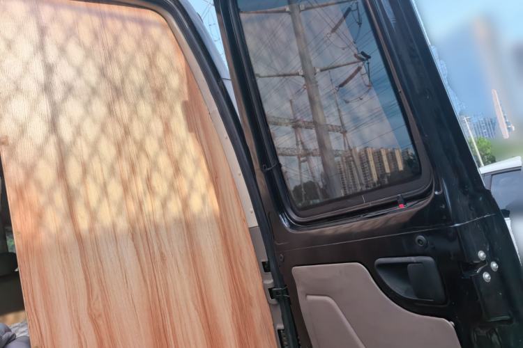 Used SAIC MAXUS Xintu V80  Trunk